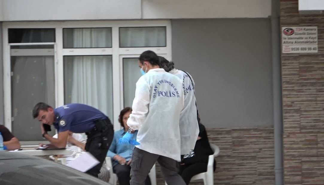 Yaşlı adam evinde ölü bulundu