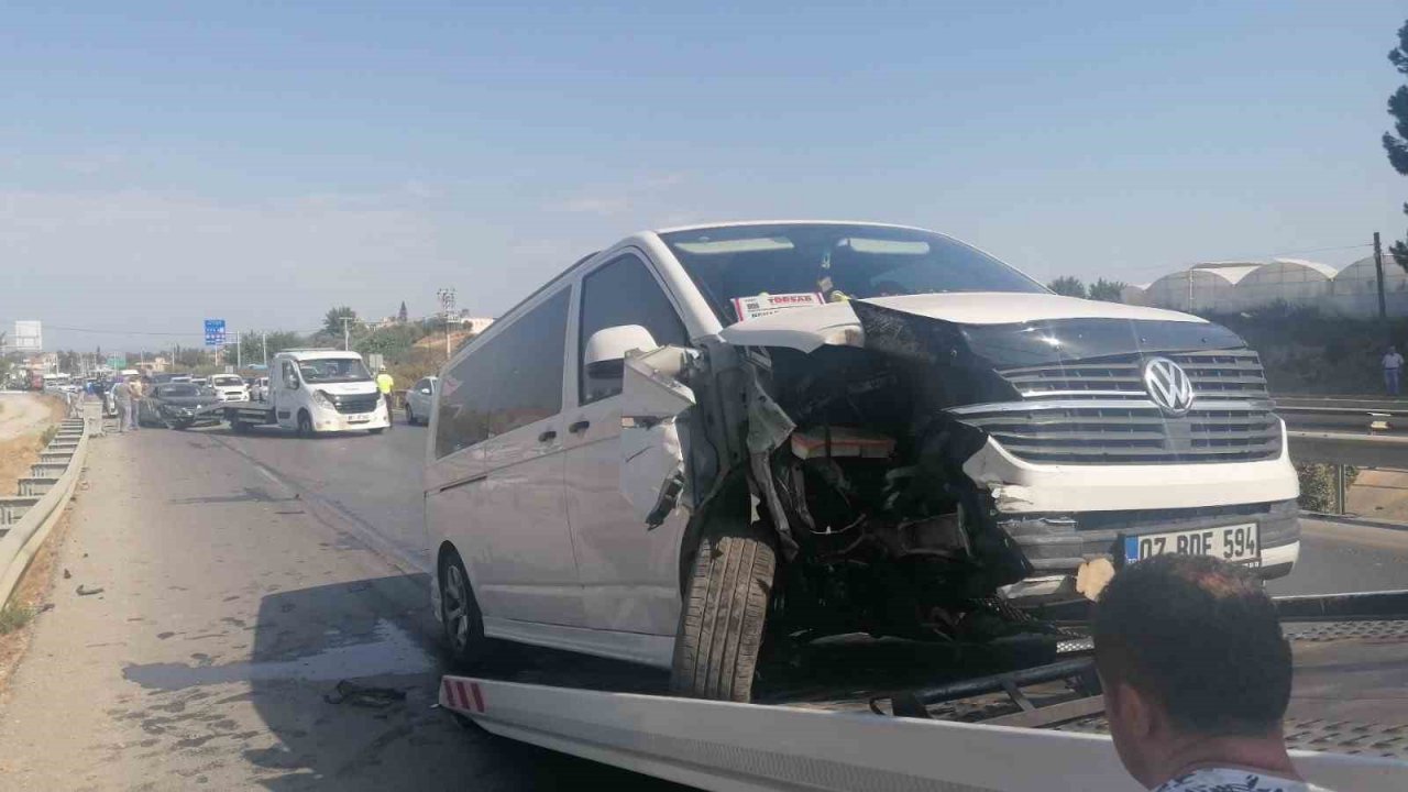 Yaralamalı kazaya giden polisin maddi hasarlı kazada ‘haklılık’ mesaisi