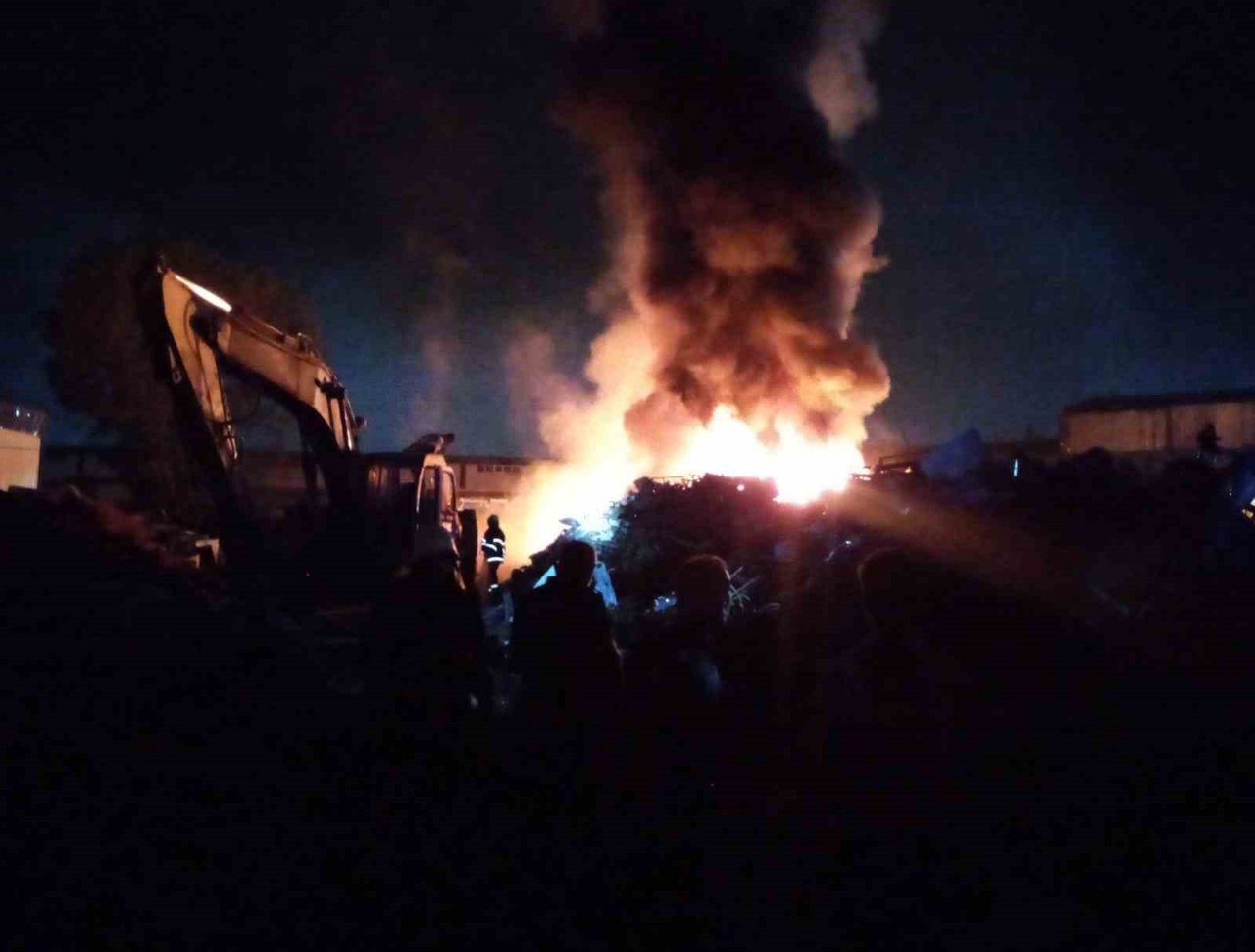 İnegöl’de geri dönüşüm tesisinde yangın