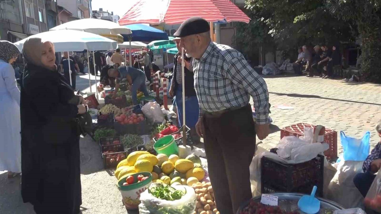 Bu pazar 700 yıldır her salı günü bereket duasıyla açılıyor