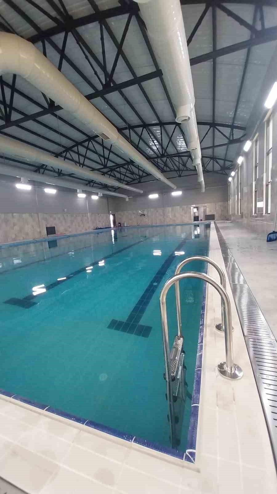 Büyükşehir’in Yeşilhisar Yüzme Havuzu’na yoğun ilgi