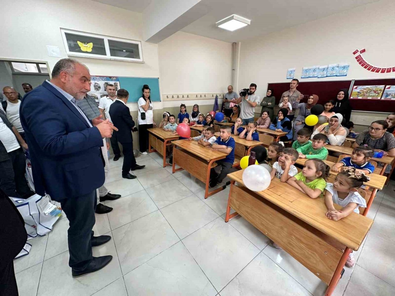 2 bin çocuğa kırtasiye seti ve okul çantası desteği