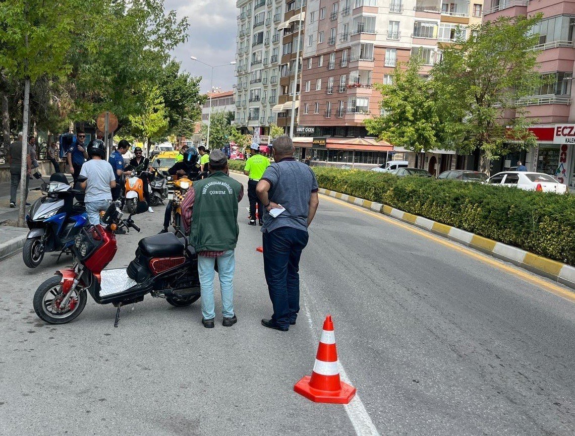 Çorum’da motosiklet, traktör ve servis araçları denetlendi