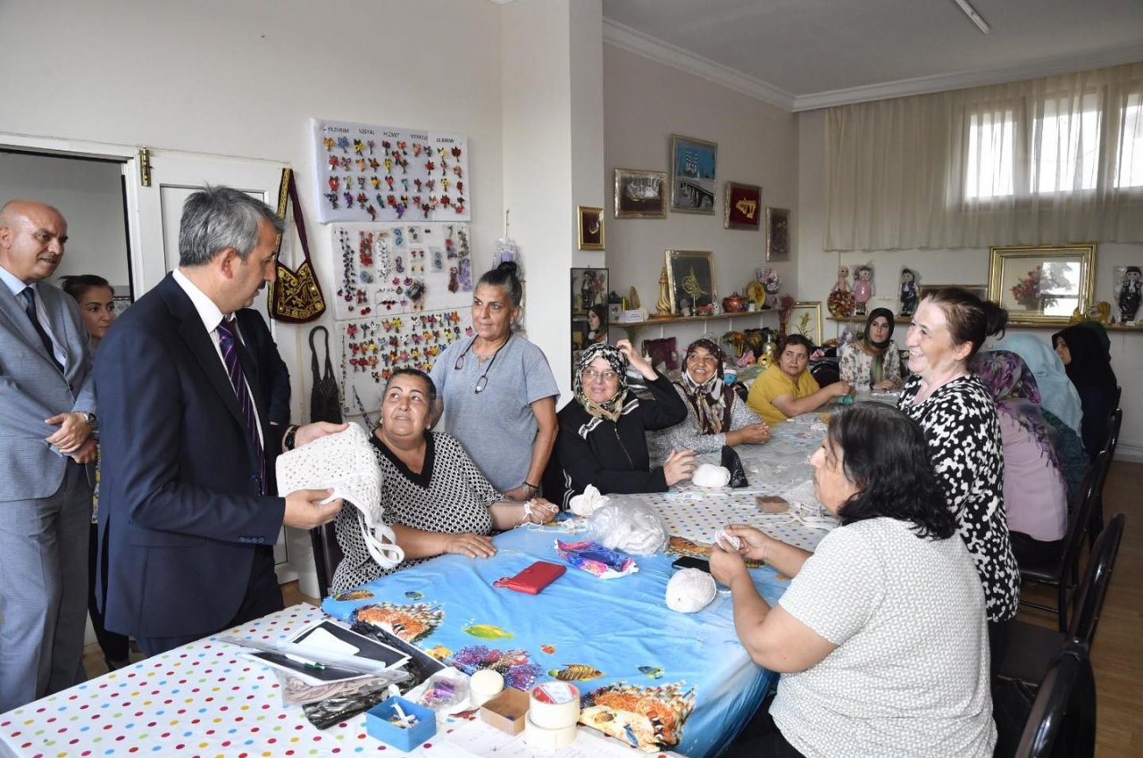 Vali Sezer tarihi konakları inceledi