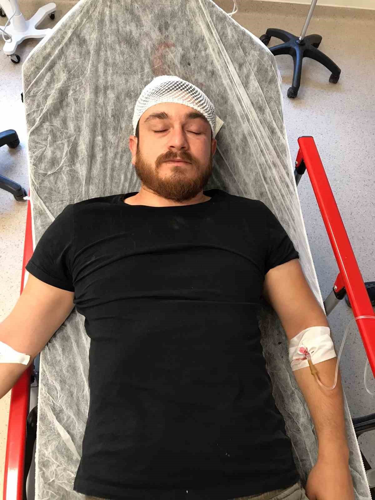 Trafikte tartıştığı sürücünün başına çekiçle vurdu