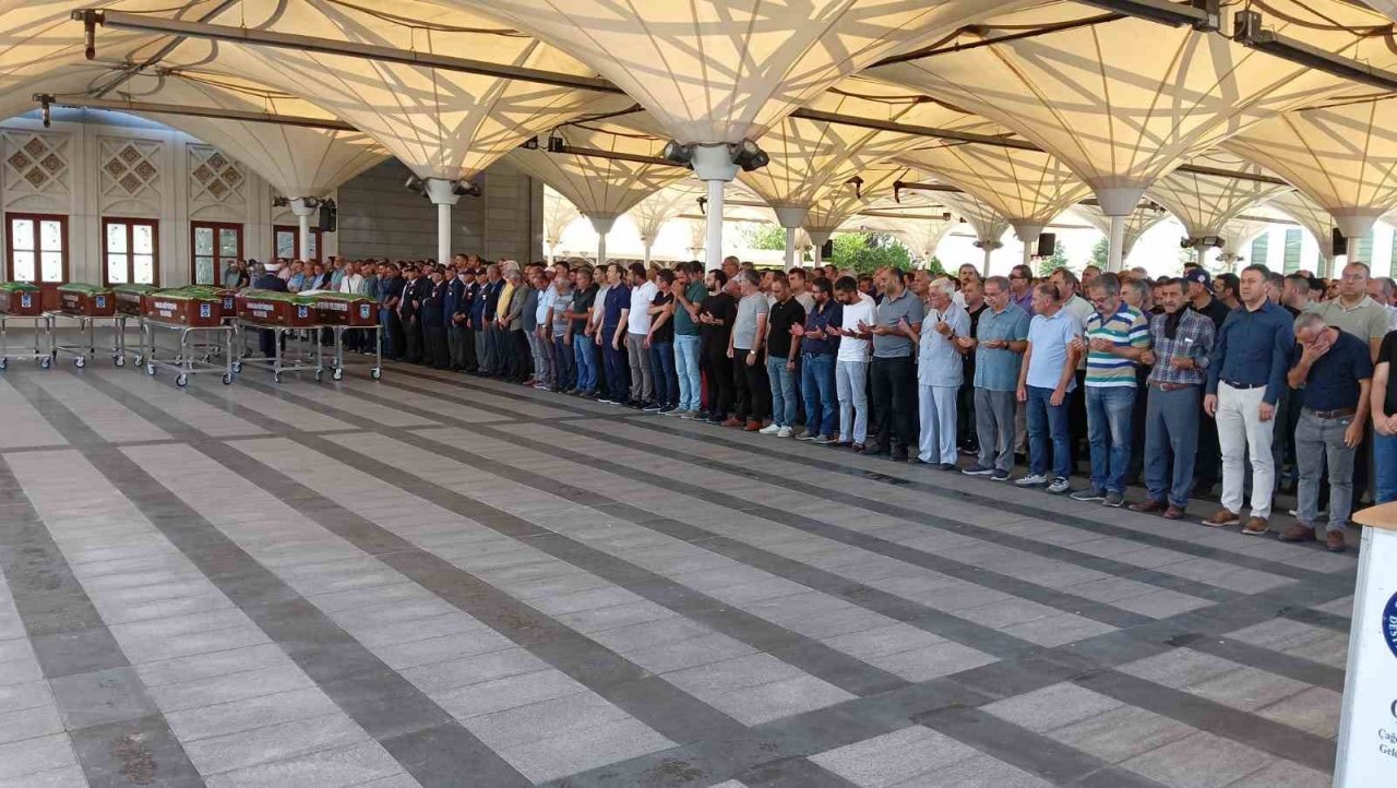 Eşinin kazara silahla öldürdüğü kadın son yolculuğuna uğurlandı