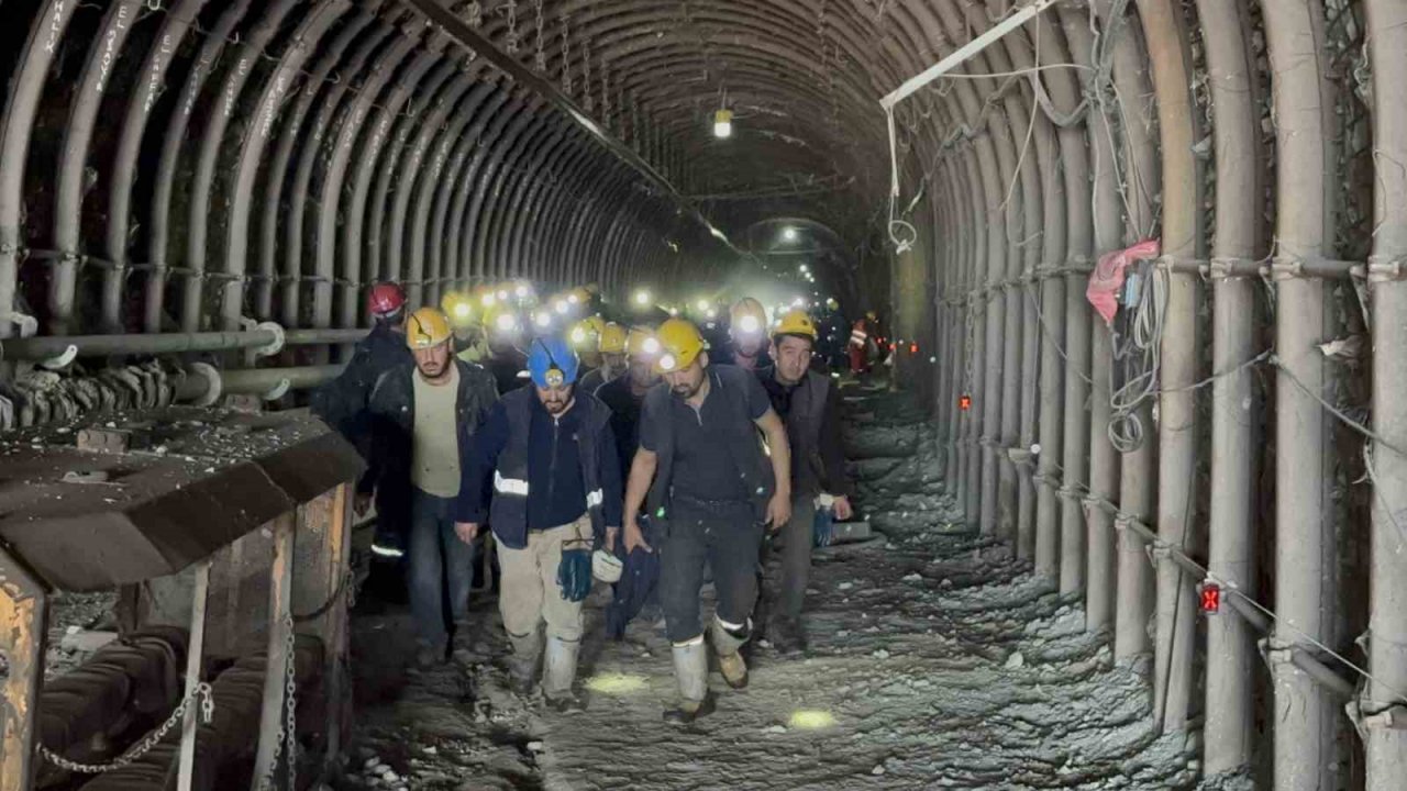 Yerin yüzlerce metre altındaki maden işçilerinin açlık grevi sona erdi