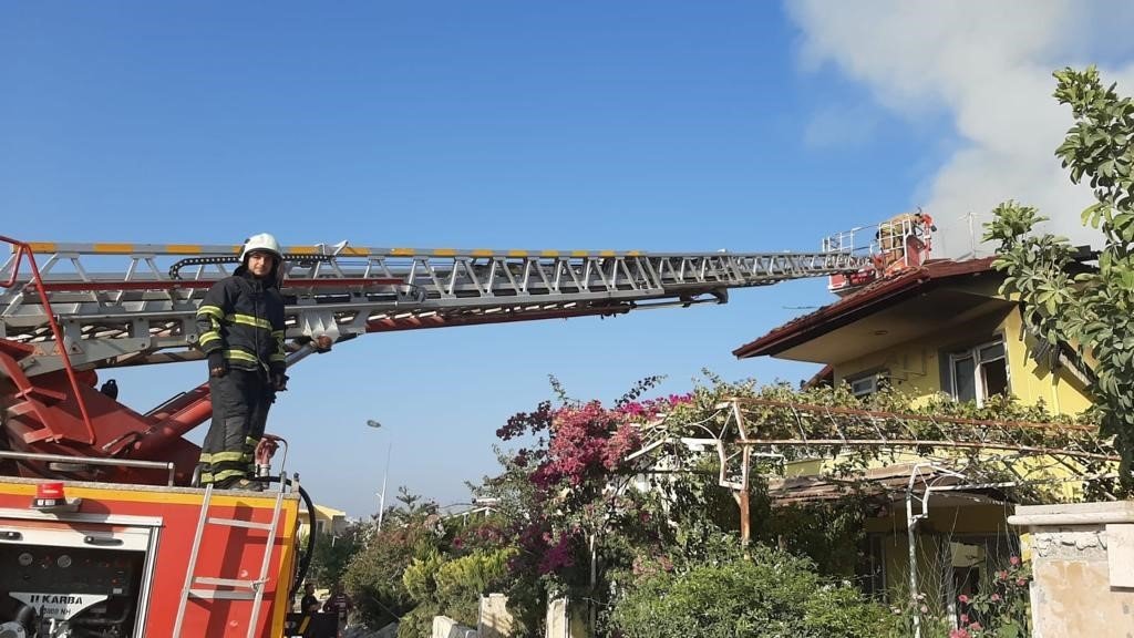 Hatay’da ev yangını söndürüldü