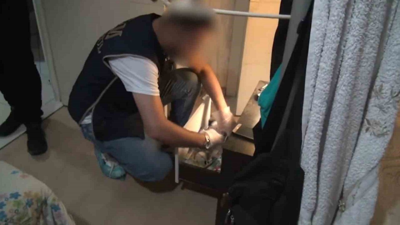 Bakan Yerlikaya: "İstanbul’da 5 DEAŞ şüphelisi yakalandı"