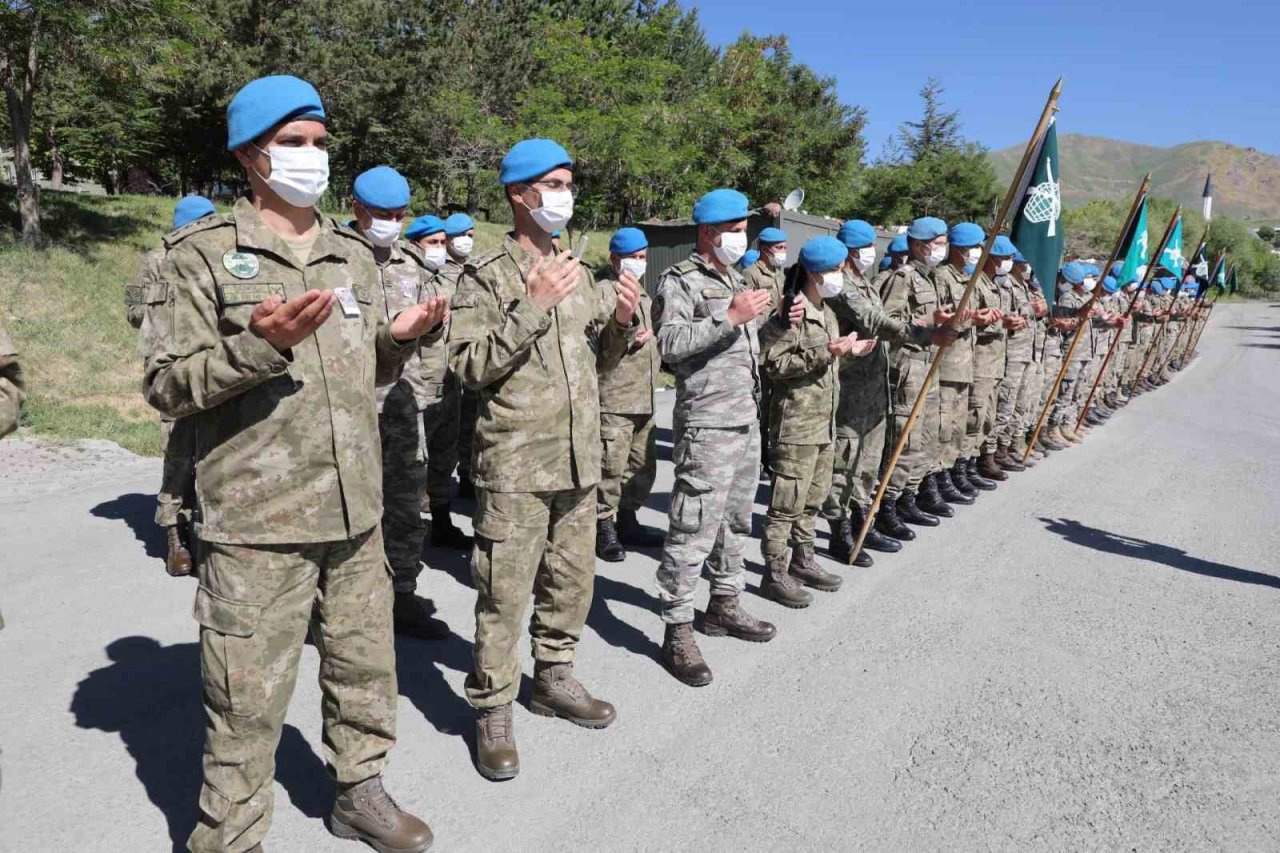Şehit Piyade Er Akın’ın naaşı memleketine uğurlandı