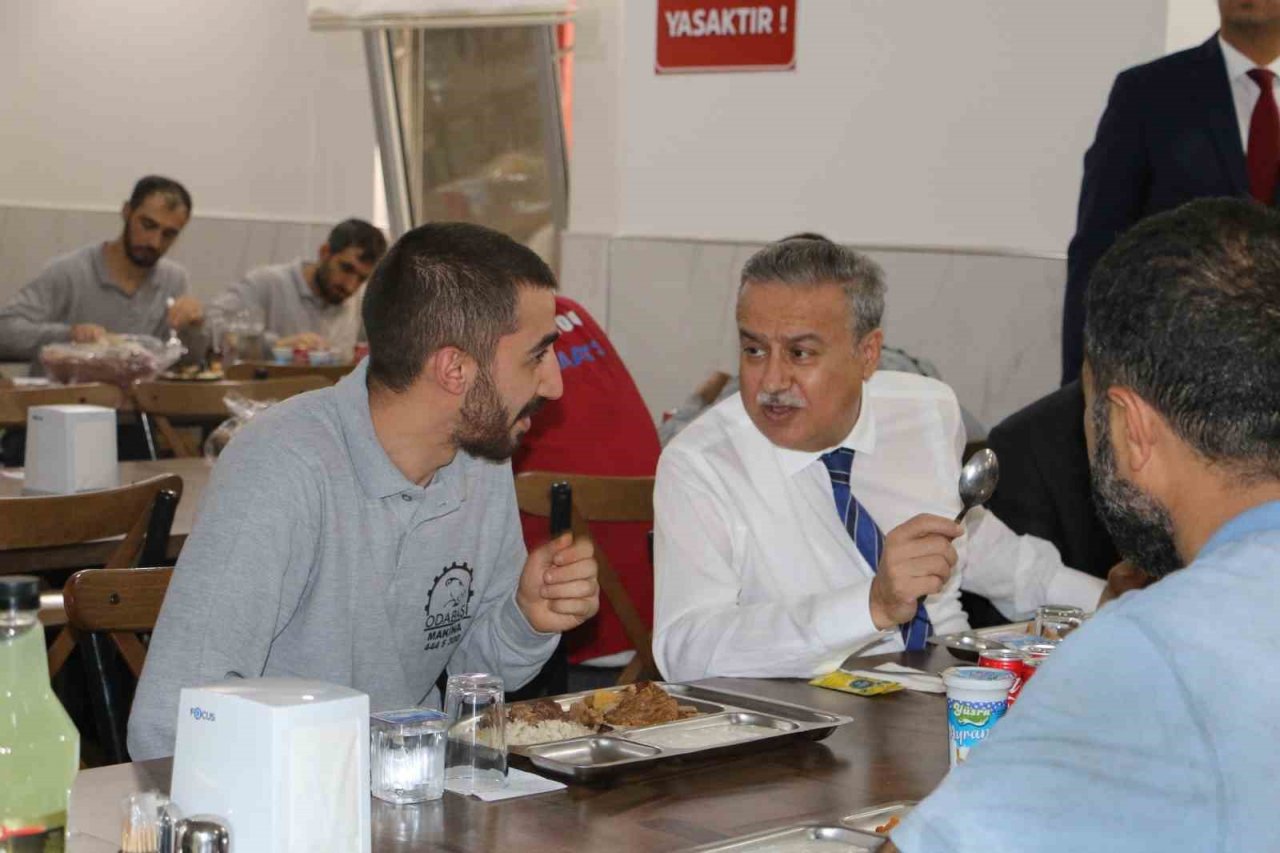 Diyarbakır’da depremzedeler için 18 atölyenin yapımına başlandı