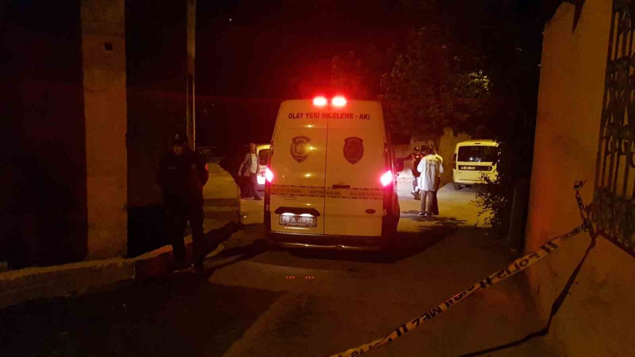 Eşini ve kayınvalidesini öldüren zanlı 4 saat sonra yaşamına son verdi