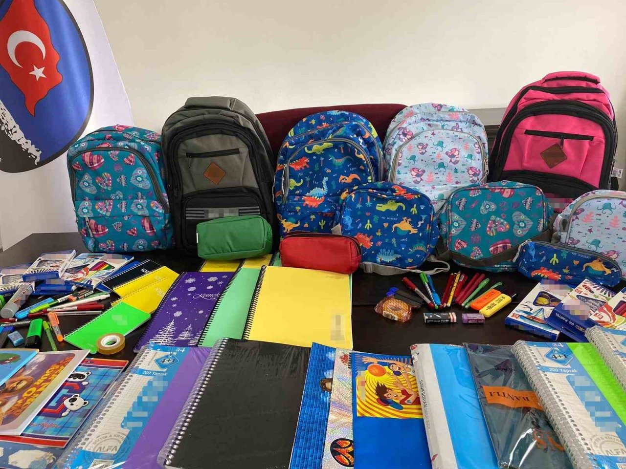 Kars Belediyesi’nden öğrencilere kırtasiye desteği