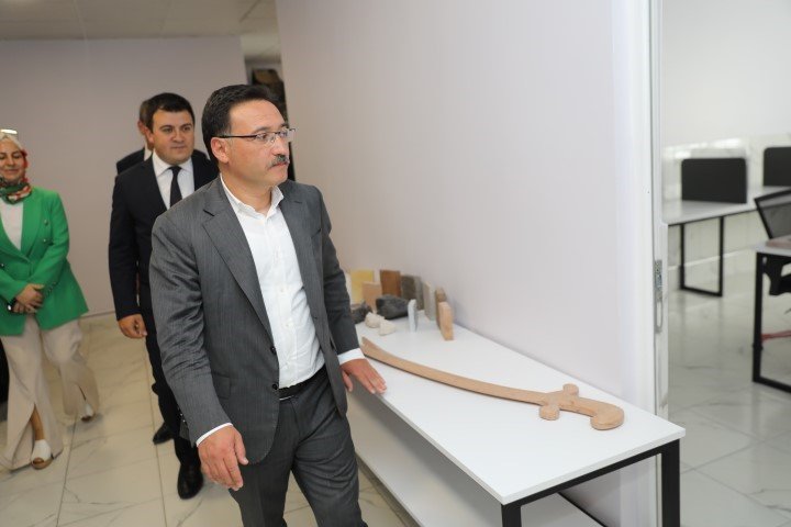 Vali Çiçek Tomarza’da