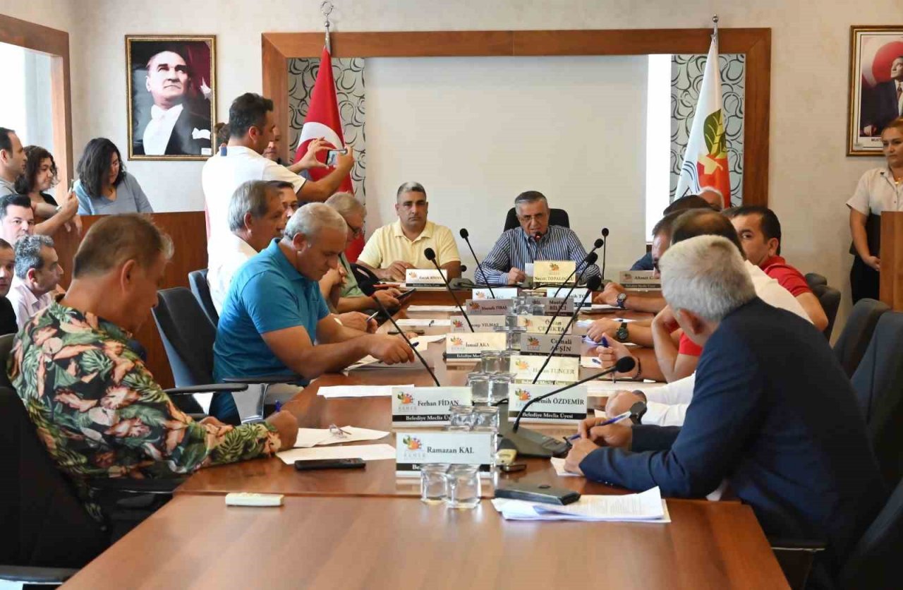 Başkan Topaloğlu: “Bu yıl öğrencilerimize 1500 lira burs desteği vereceğiz”