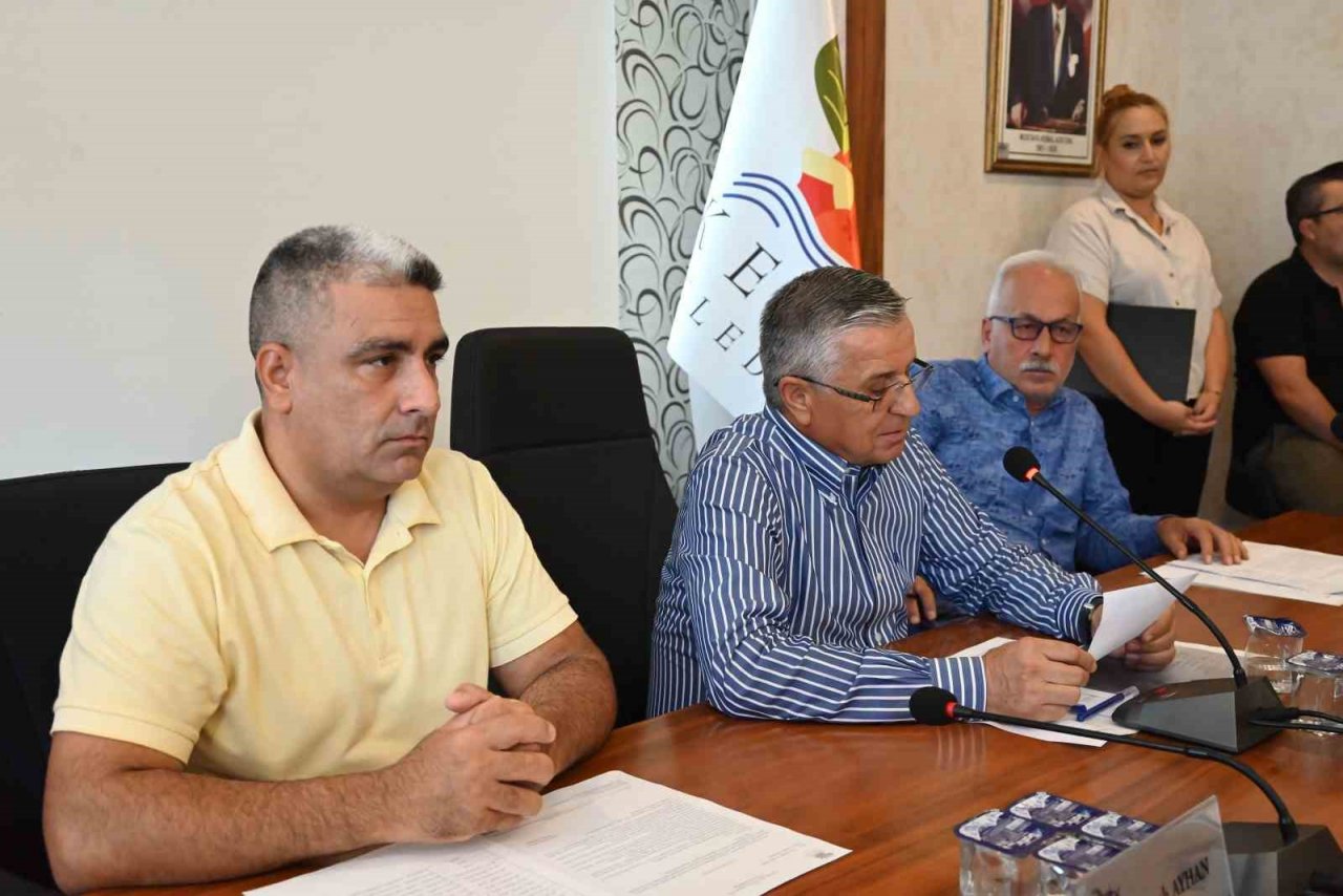 Başkan Topaloğlu: “Bu yıl öğrencilerimize 1500 lira burs desteği vereceğiz”