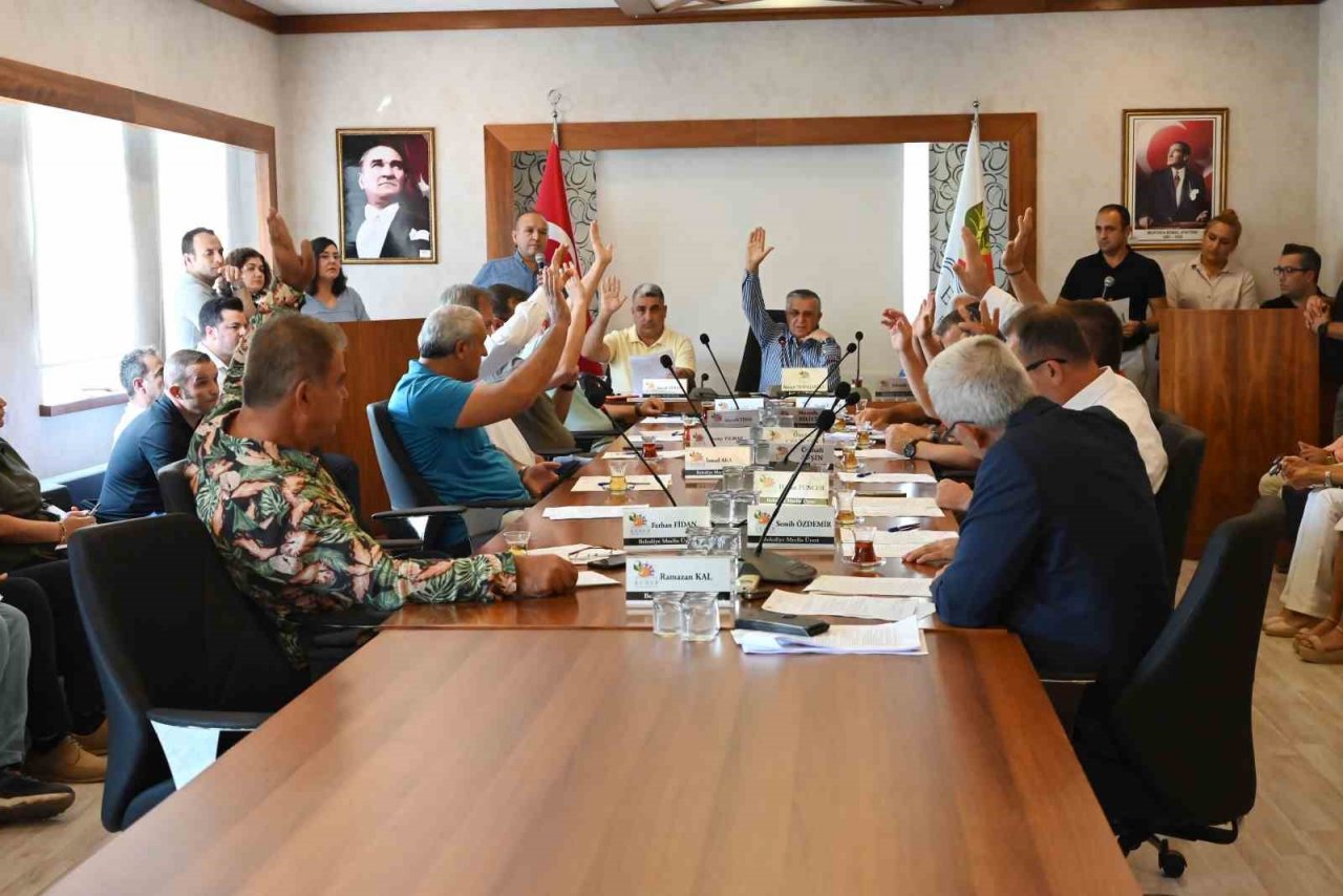 Başkan Topaloğlu: “Bu yıl öğrencilerimize 1500 lira burs desteği vereceğiz”