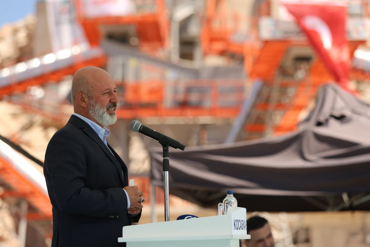 Başkan Çolakbayrakdar, “Kendi elektriğimizi üreterek, milli gelire büyük katkı sağlayacağız”