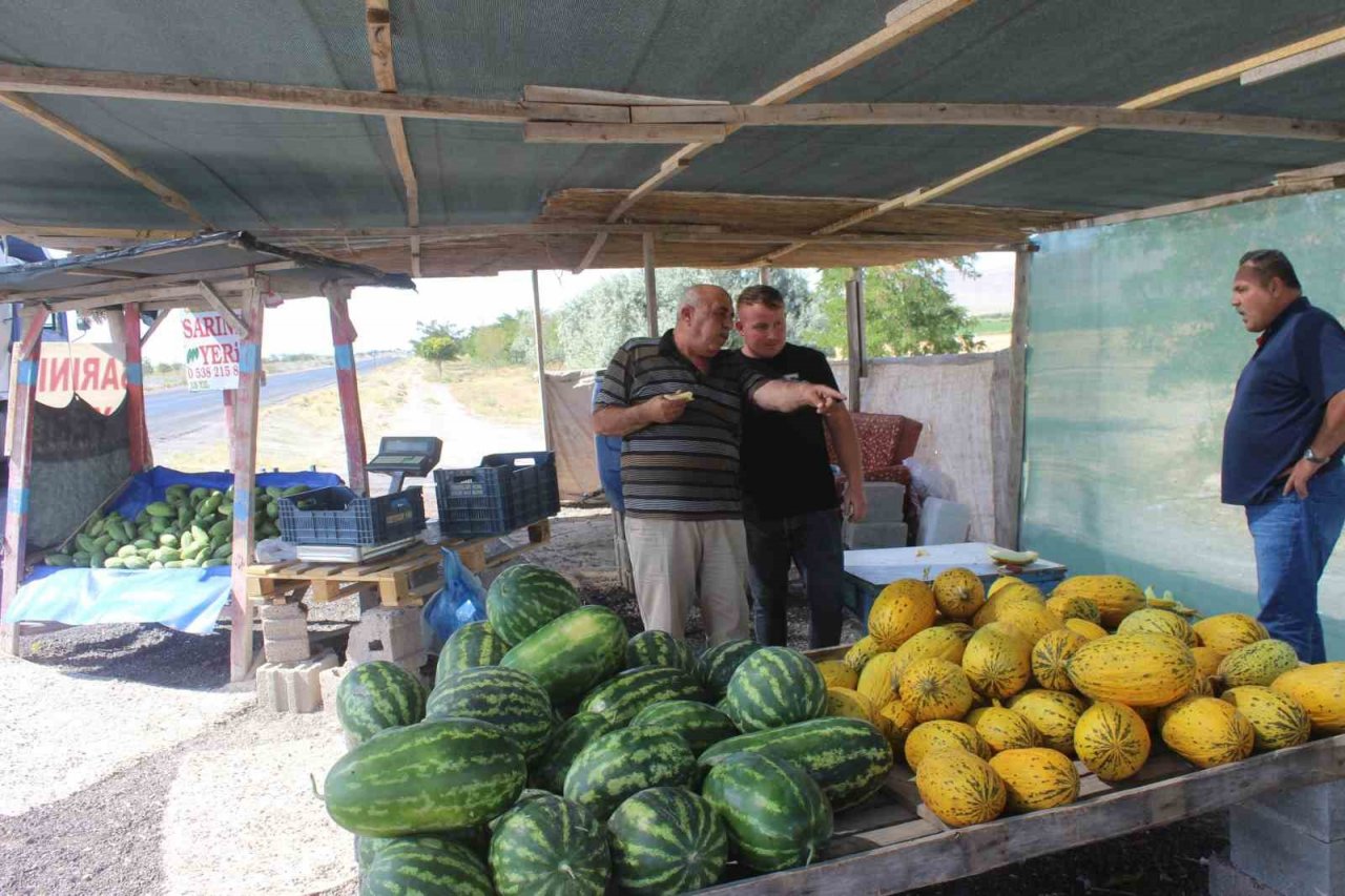 Konya’da yol güzergahında satılan doğal ürünler ilgi görüyor