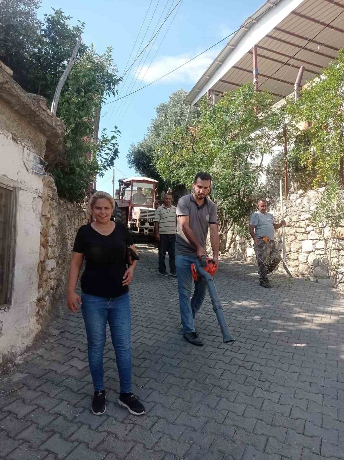 "Temiz Kozan” ile mahalleler ve sokaklar temizleniyor