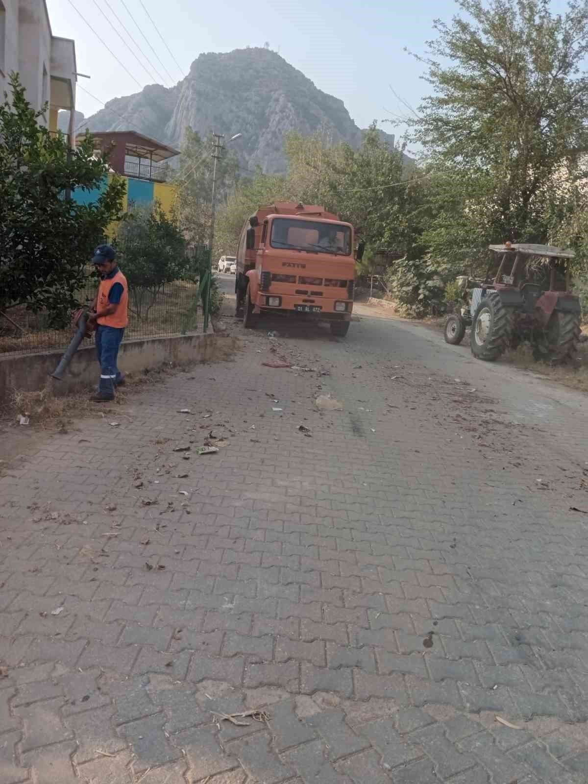 "Temiz Kozan” ile mahalleler ve sokaklar temizleniyor