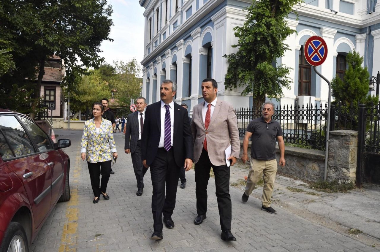 Vali Sezer tarihi konakları inceledi