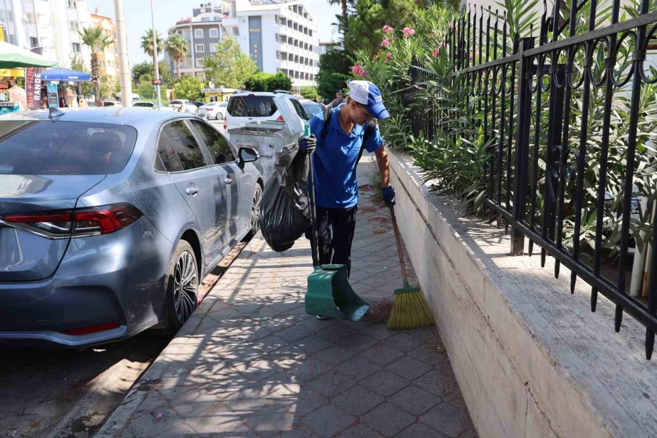 Marmaris’in sokaklarına kadın eli değdi
