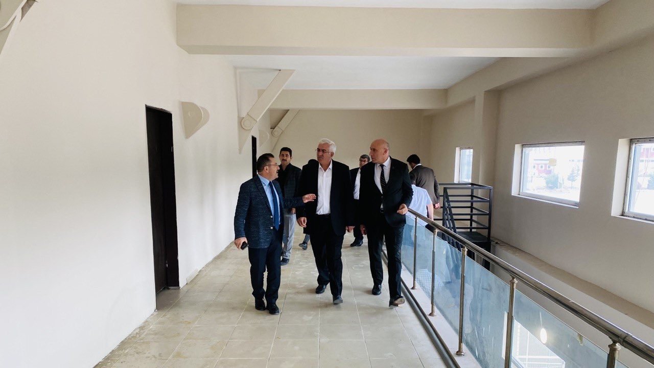 Milletvekillerinden Kazım Karabekir Stadı’na inceleme