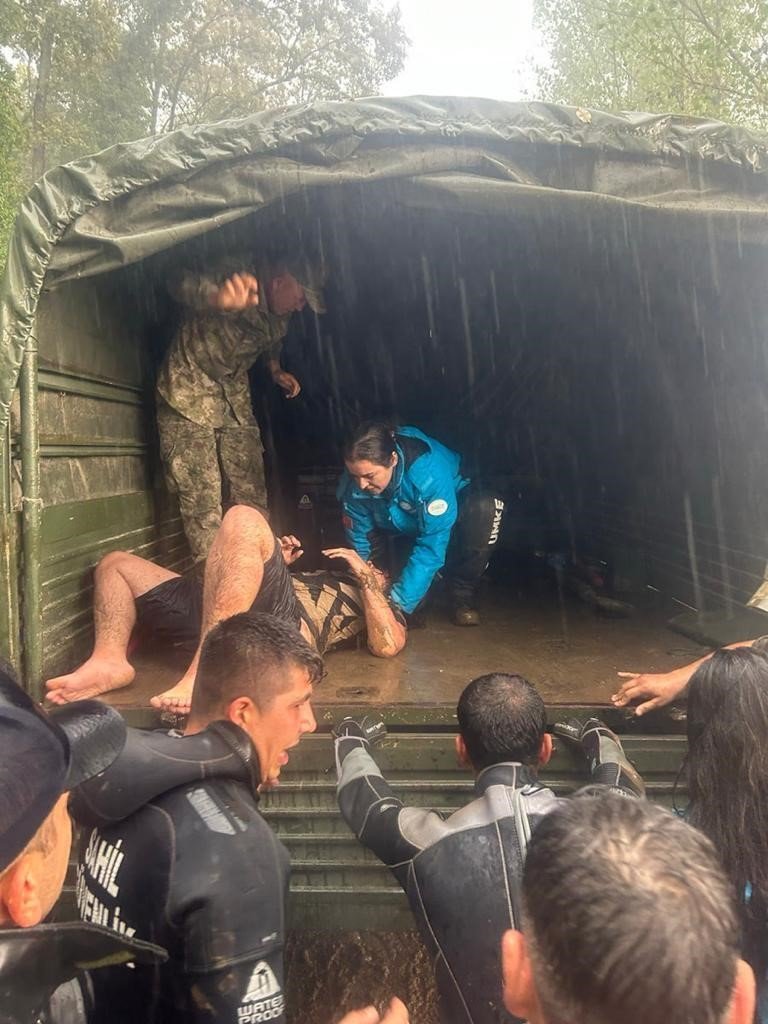 MSB: “Kırklareli’nde meydana gelen sel felaketi sonrası askeri personel ve arazi araçları görevlendirildi"