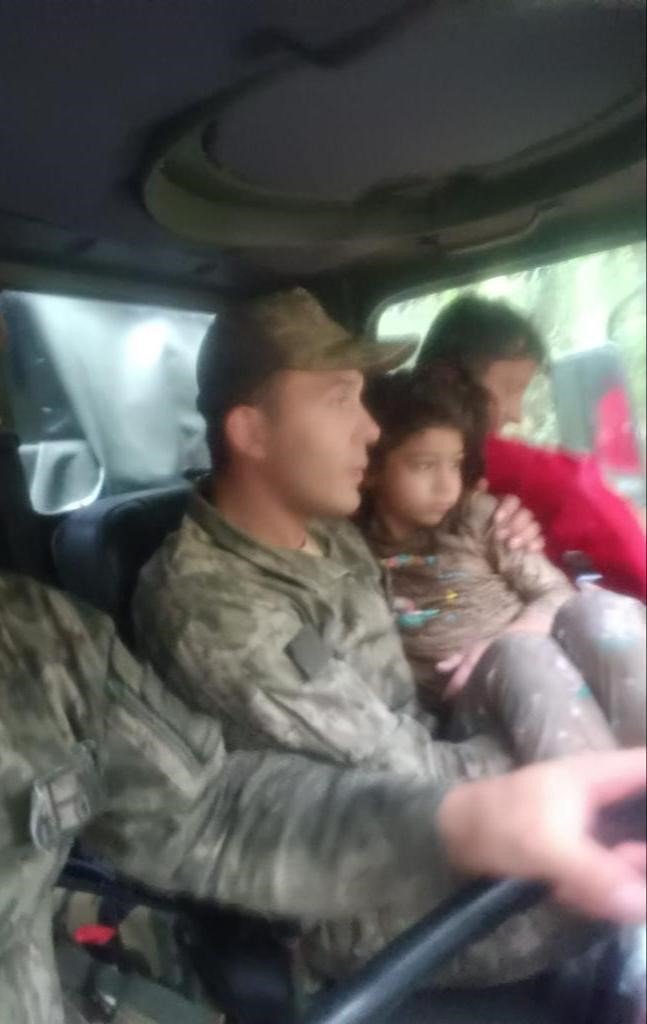 MSB: “Kırklareli’nde meydana gelen sel felaketi sonrası askeri personel ve arazi araçları görevlendirildi"