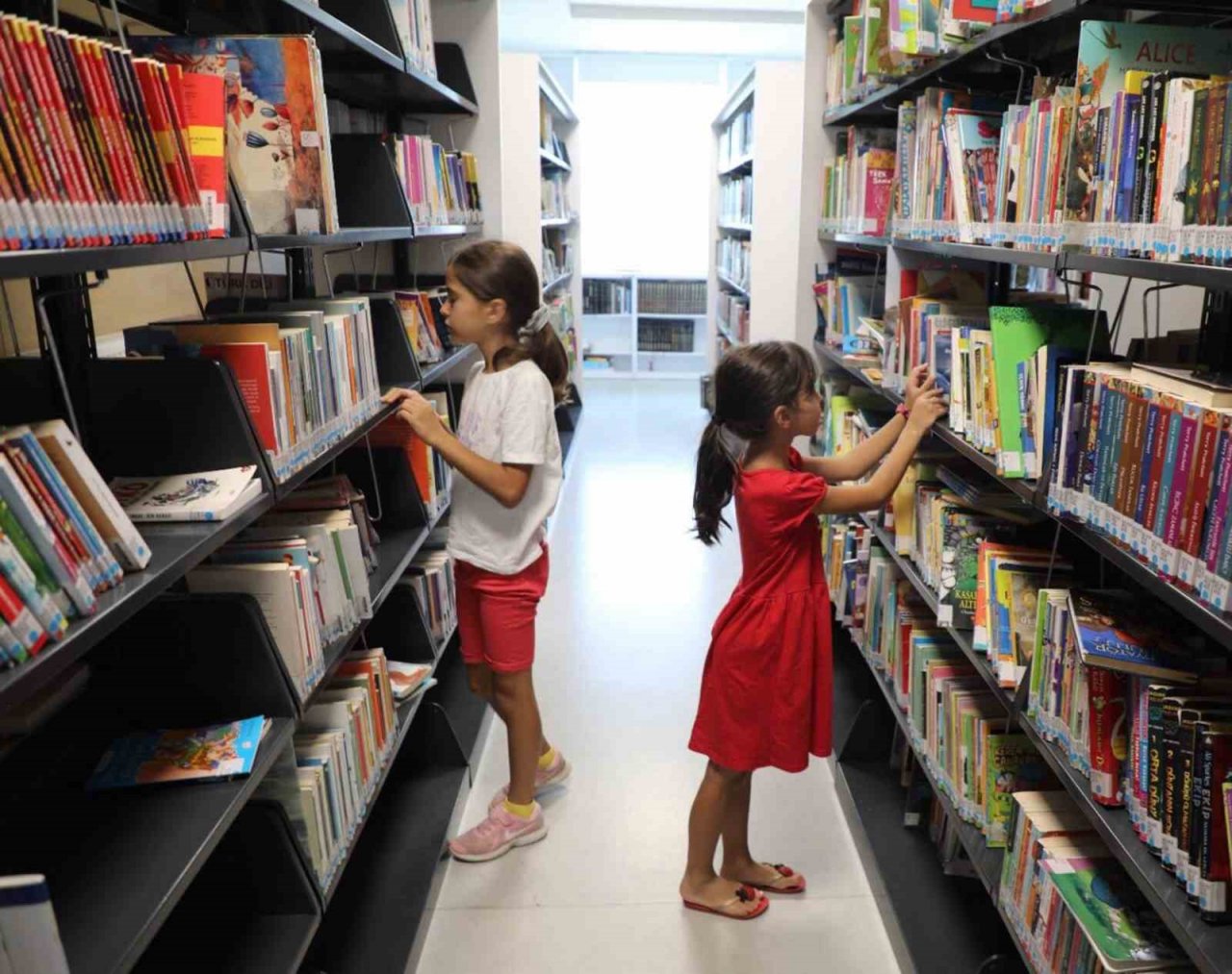 Büyükşehir Kütüphanelerine vatandaşlardan yoğun ilgi