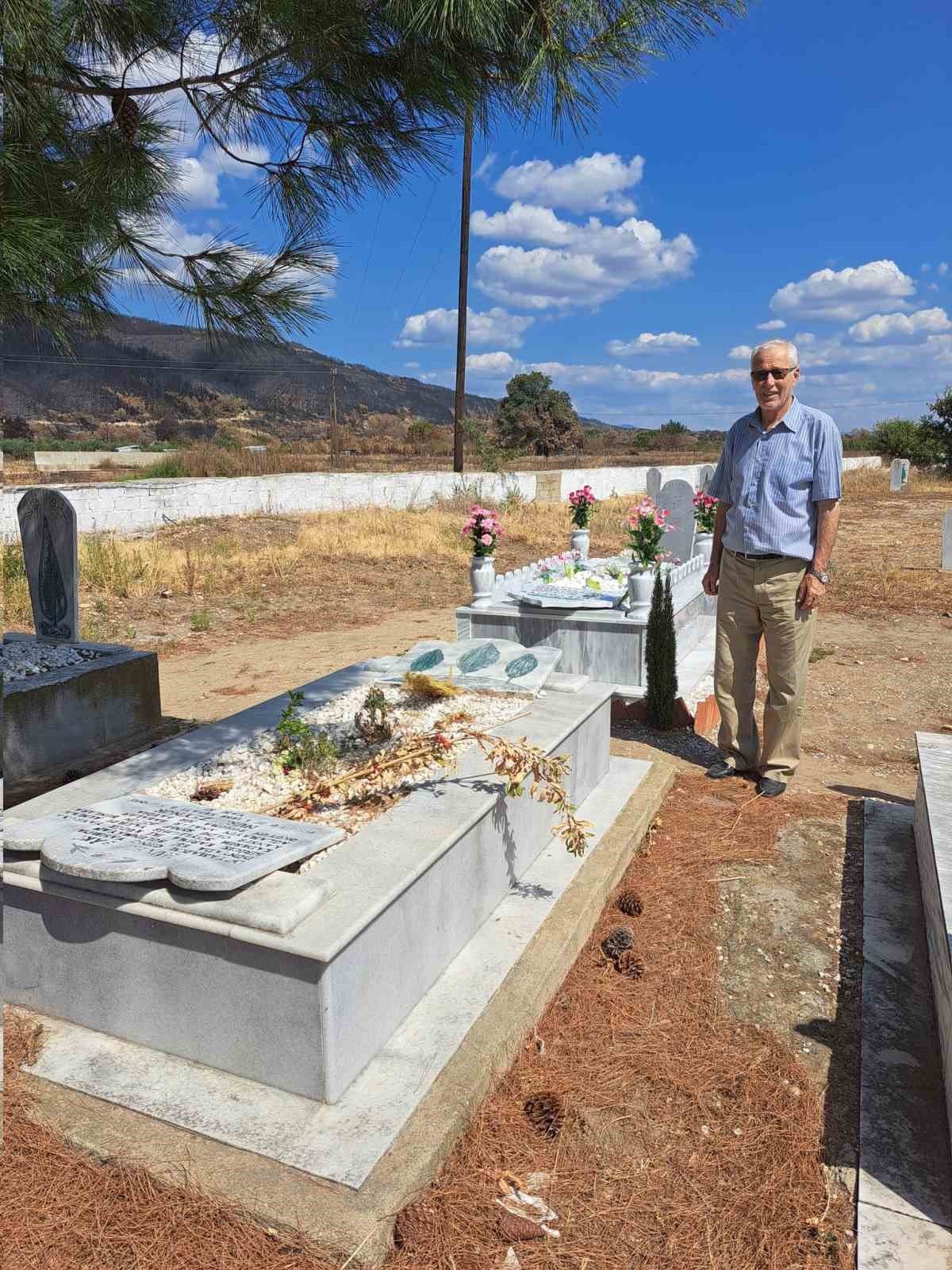 Batı Trakya’daki Müslümanların mezar taşlarını kırdılar