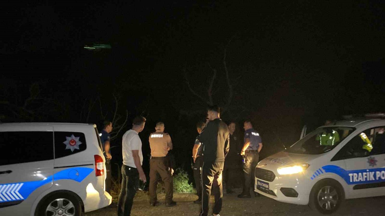 Alkollü sürücü dereye uçtu: 2 yaralı