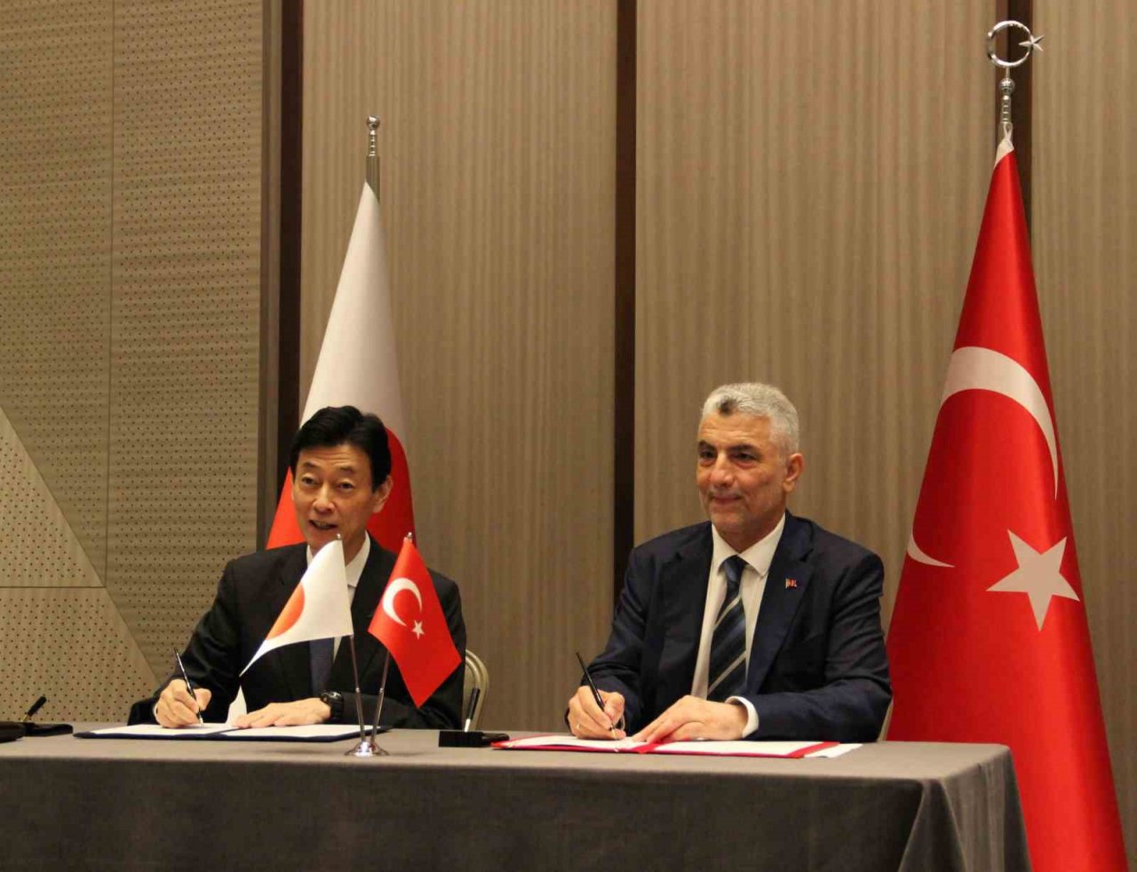 Ticaret Bakanı Bolat: ’’Japonya ile ticaret hacmimizin yıl sonu 6 milyar dolara ulaşacağına inanıyoruz’’