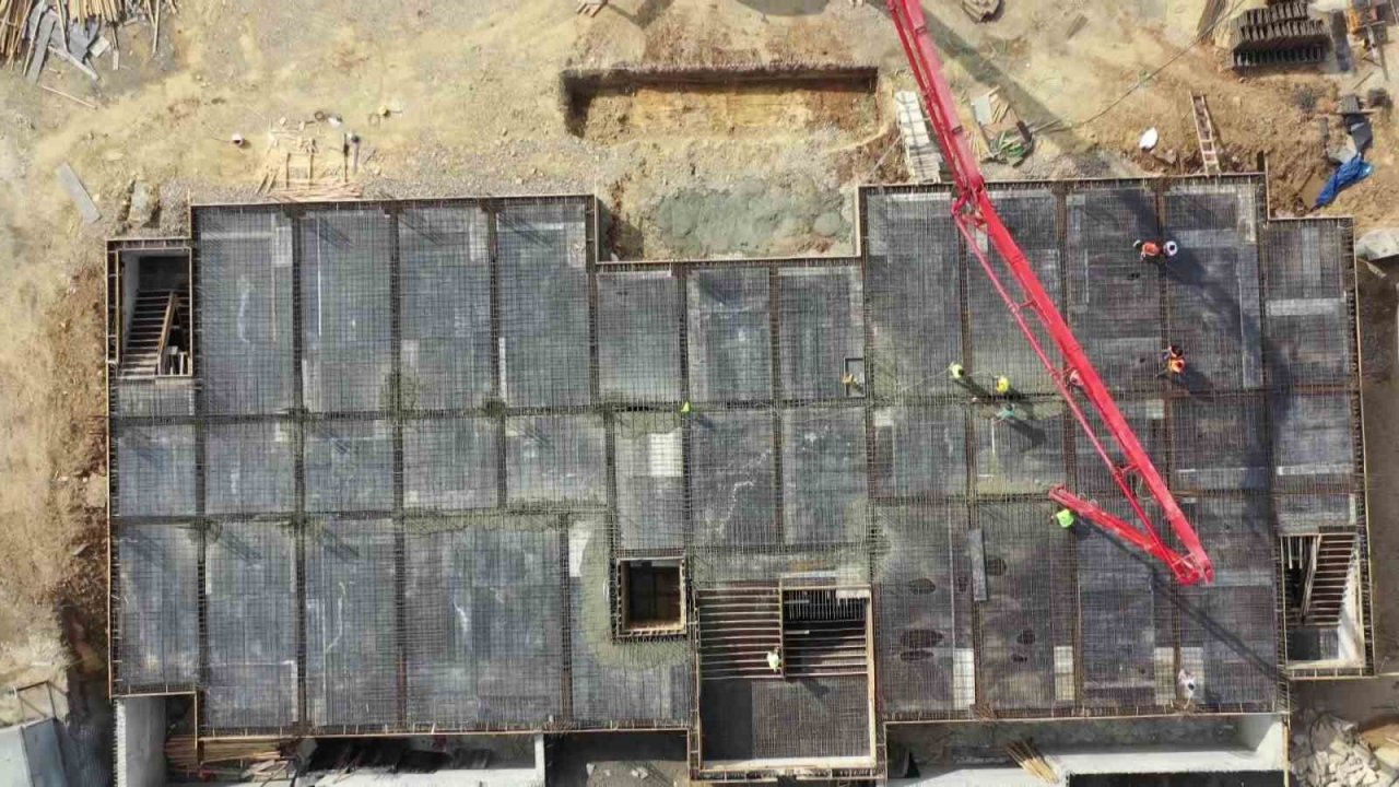 Tuzla’da 24 sınıflı Recep Paylan Anadolu Lisesi’nin zemin beton atma töreni düzenlendi