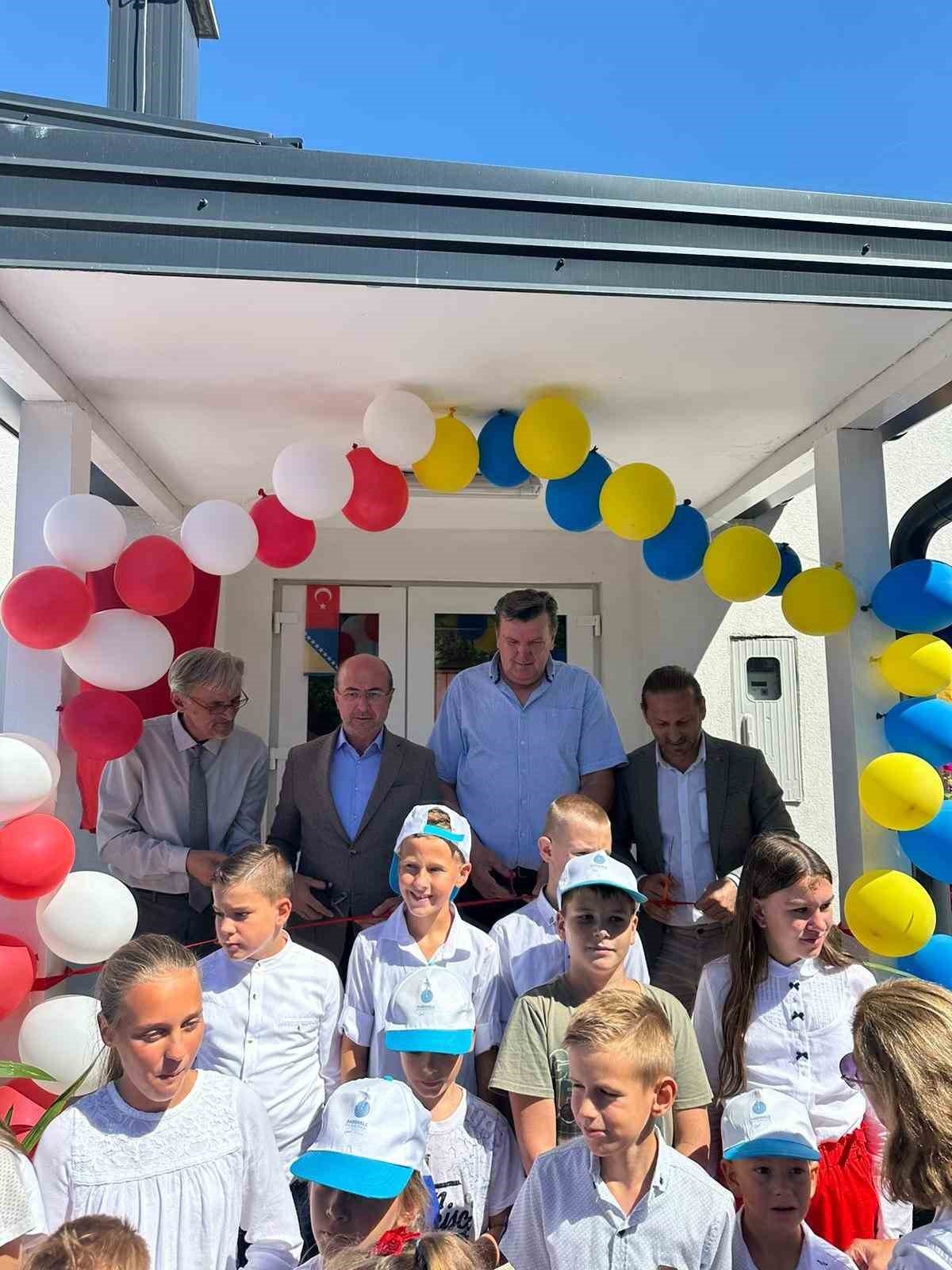 Bosna Hersek’e okul desteği