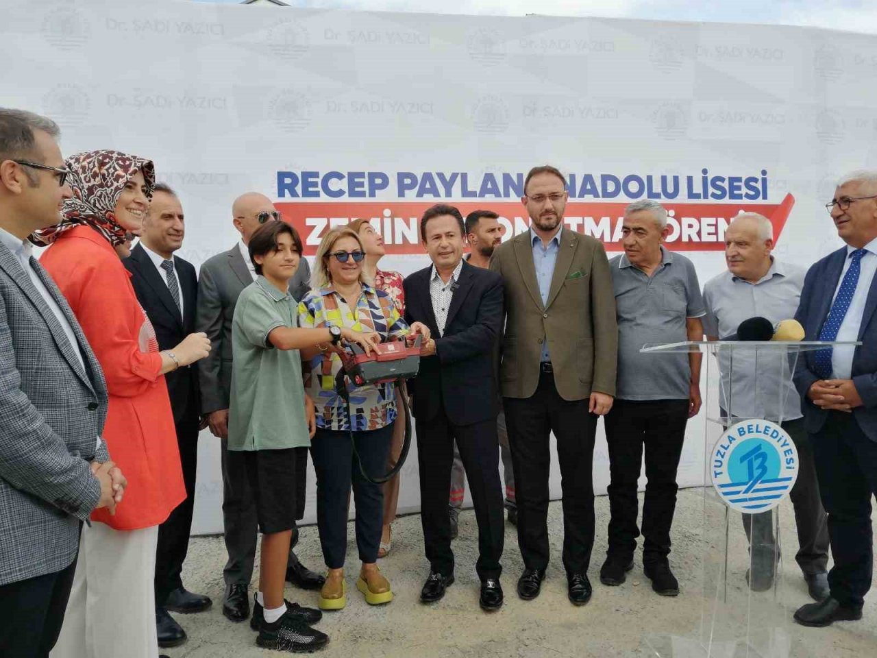 Tuzla’da 24 sınıflı Recep Paylan Anadolu Lisesi’nin zemin beton atma töreni düzenlendi