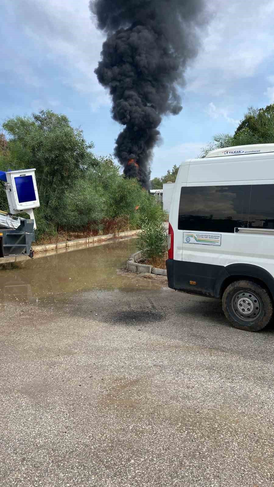 Yağış anında 10 farklı yangın çıktı