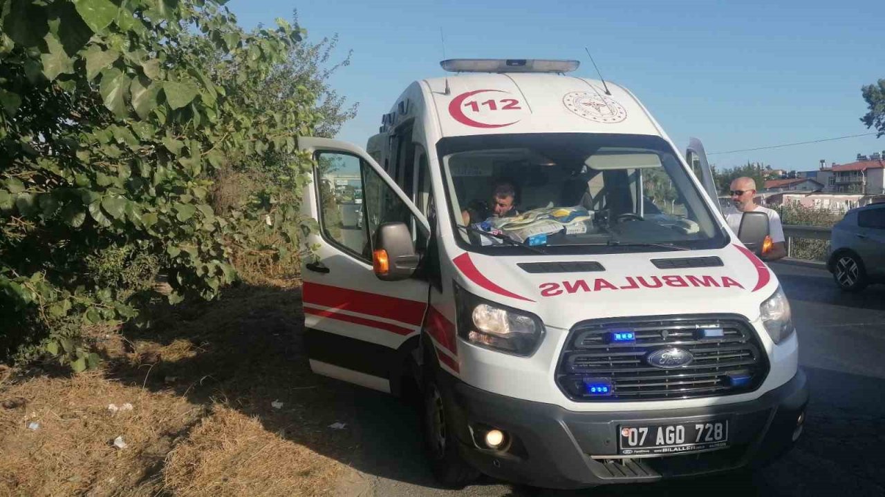 Yoldan çıkan otomobil takla atarak bahçeye girdi: 3 yaralı