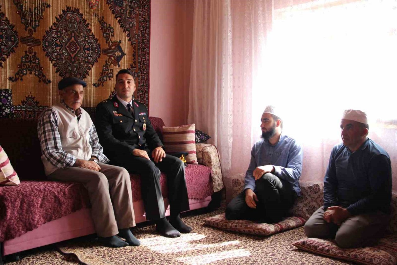 Şehit Özyörük kabri başında anıldı