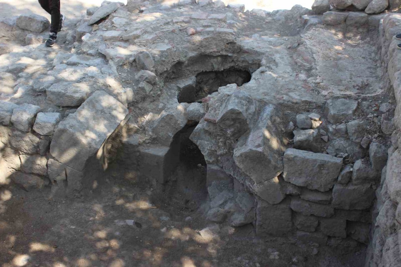 8 asırlık Keykubadiye Sarayı’ndaki hamam gün yüzüne çıktı