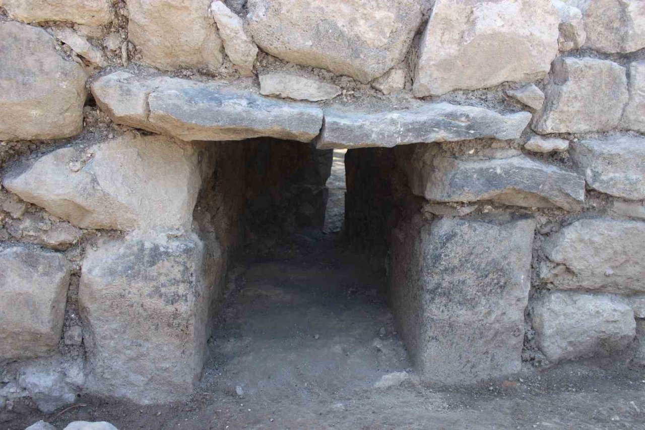 8 asırlık Keykubadiye Sarayı’ndaki hamam gün yüzüne çıktı