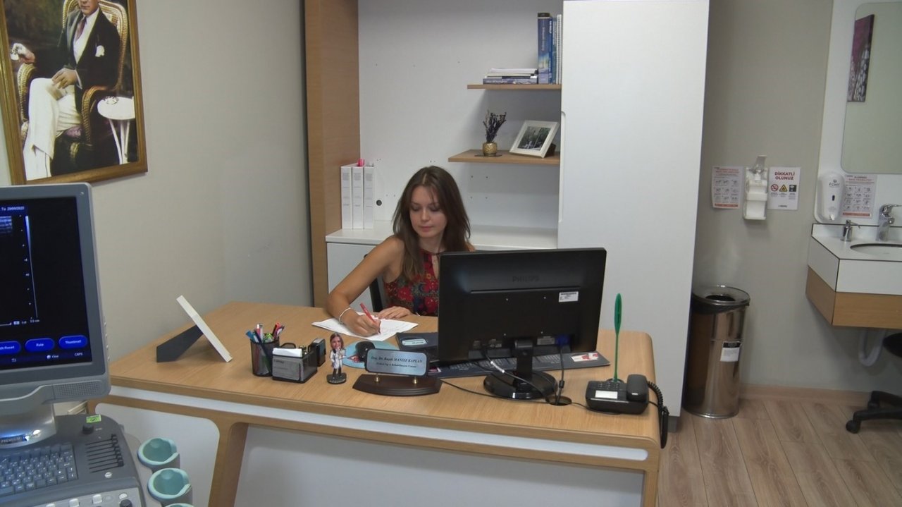 Anne babalar dikkat: Çocuklarda uzun süreli telefon ve tablet kullanımı kalıcı duruş bozukluğuna sebep oluyor