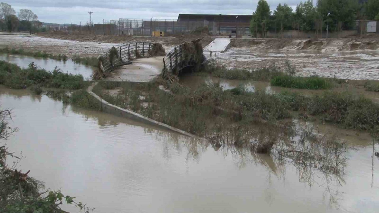 Arnavutköy’de selin bastığı mahalle havadan görüntülendi