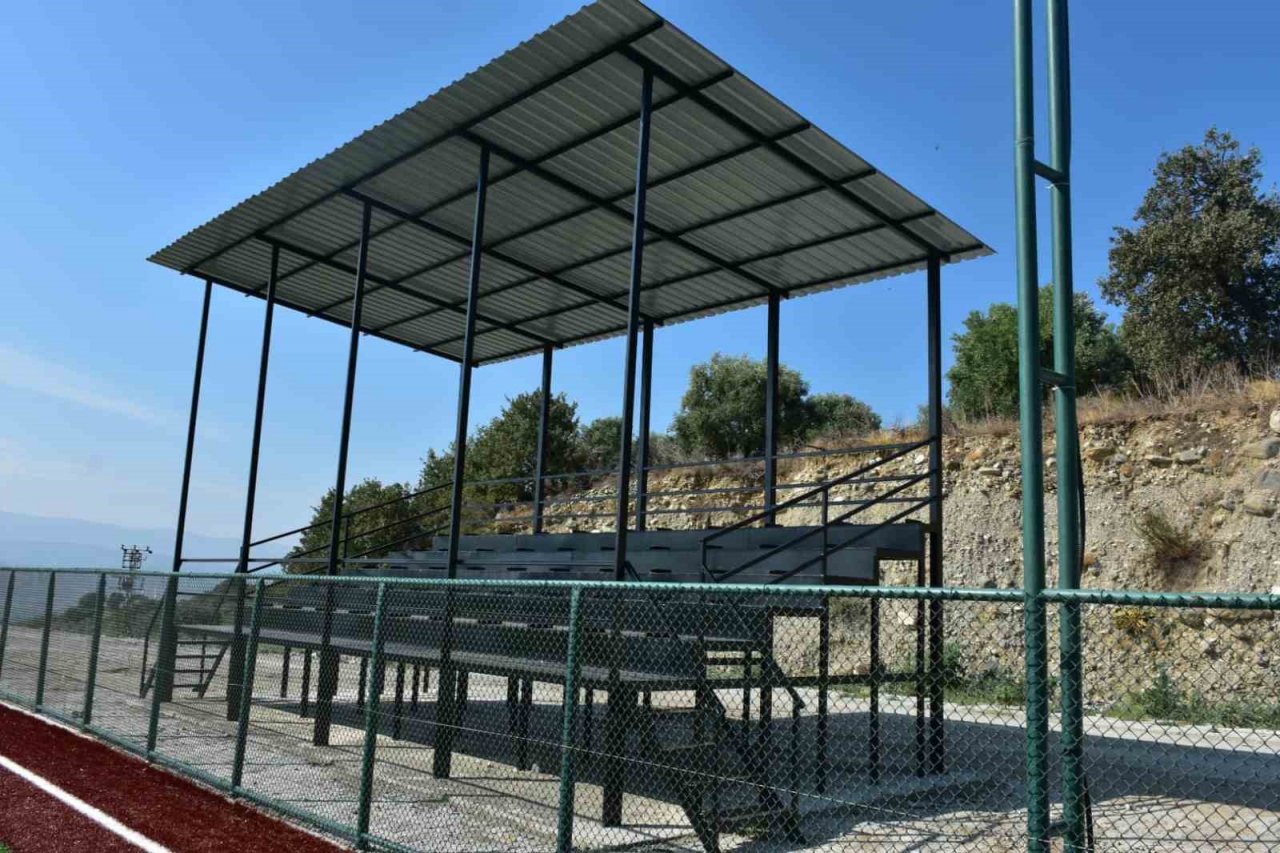 Buharkent’in yeni tribünleri hazır