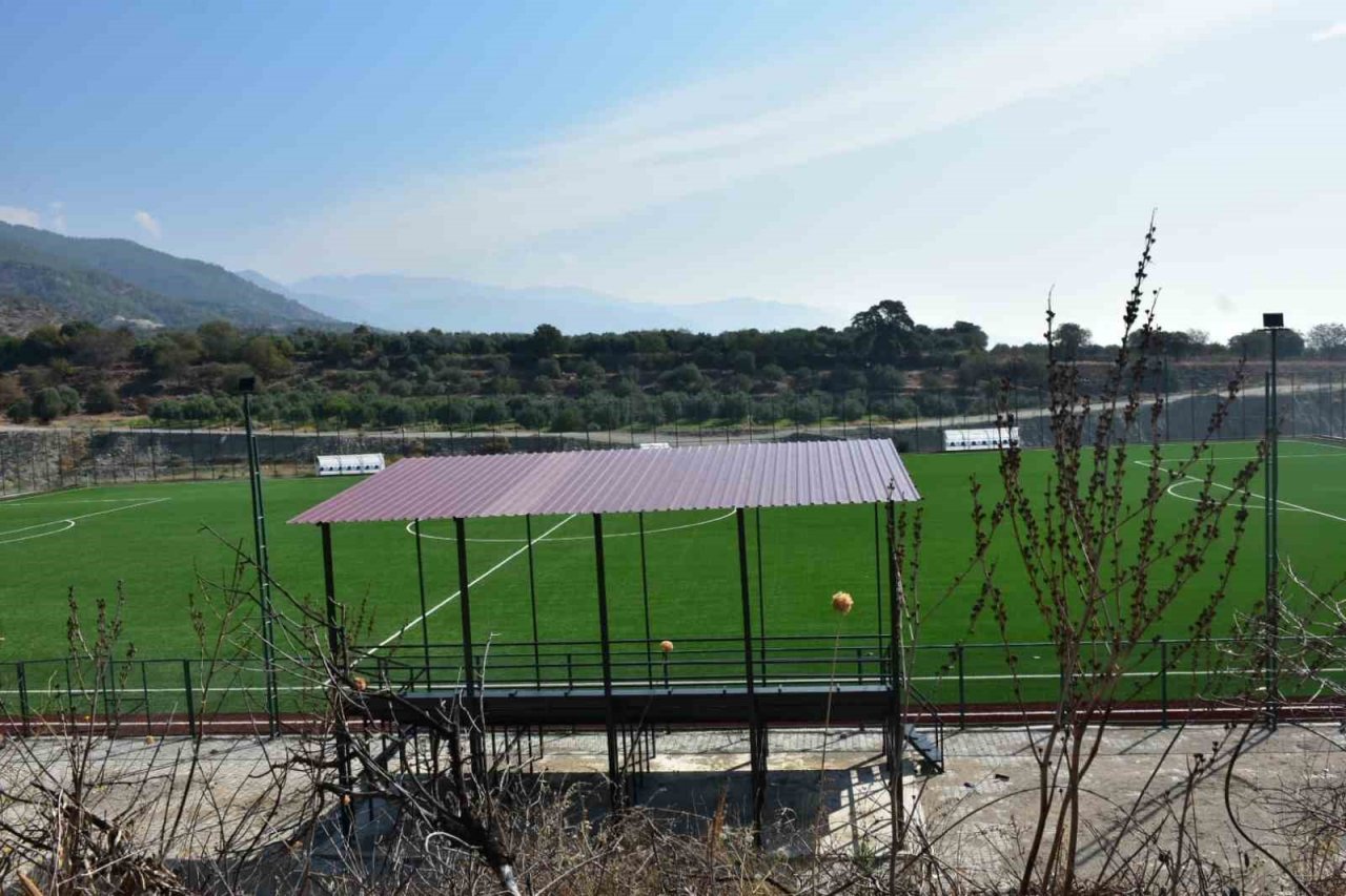 Buharkent’in yeni tribünleri hazır