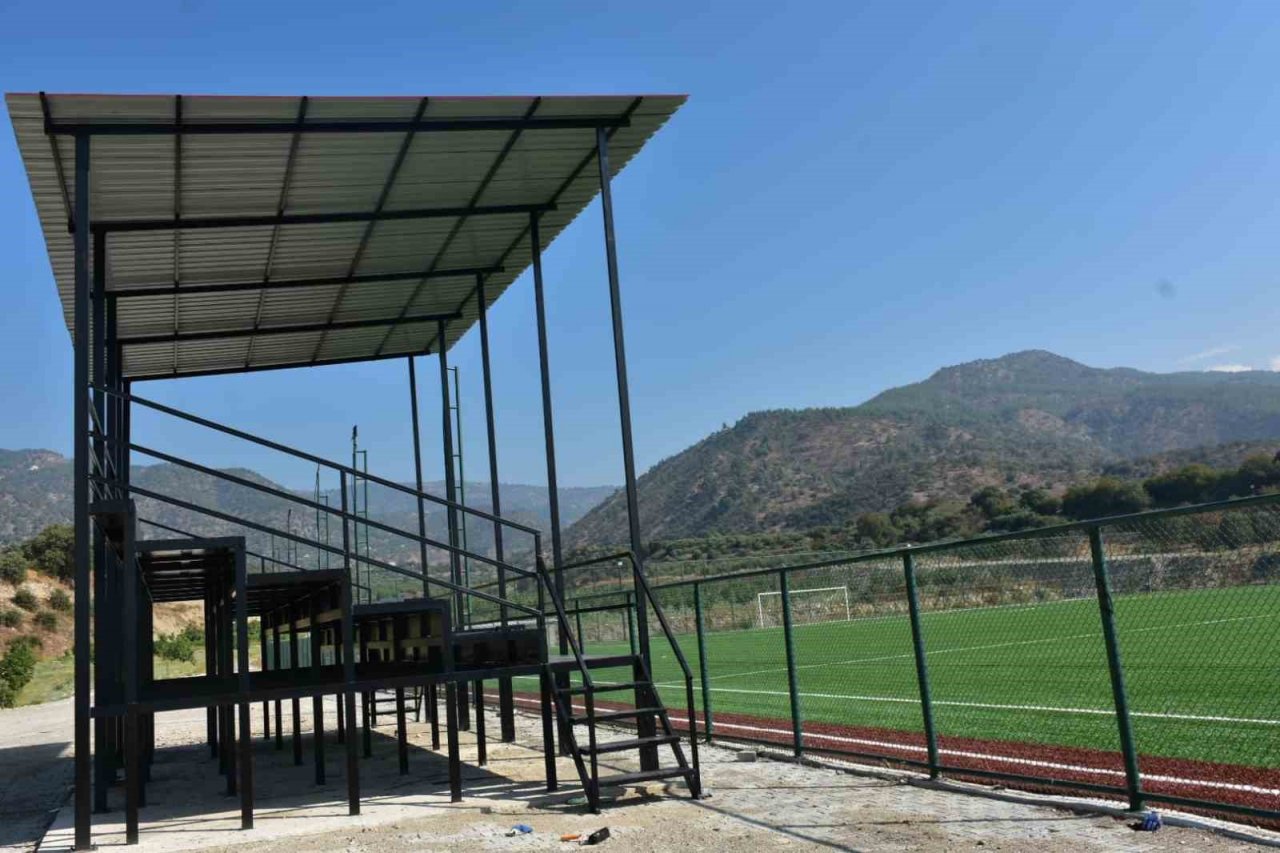 Buharkent’in yeni tribünleri hazır