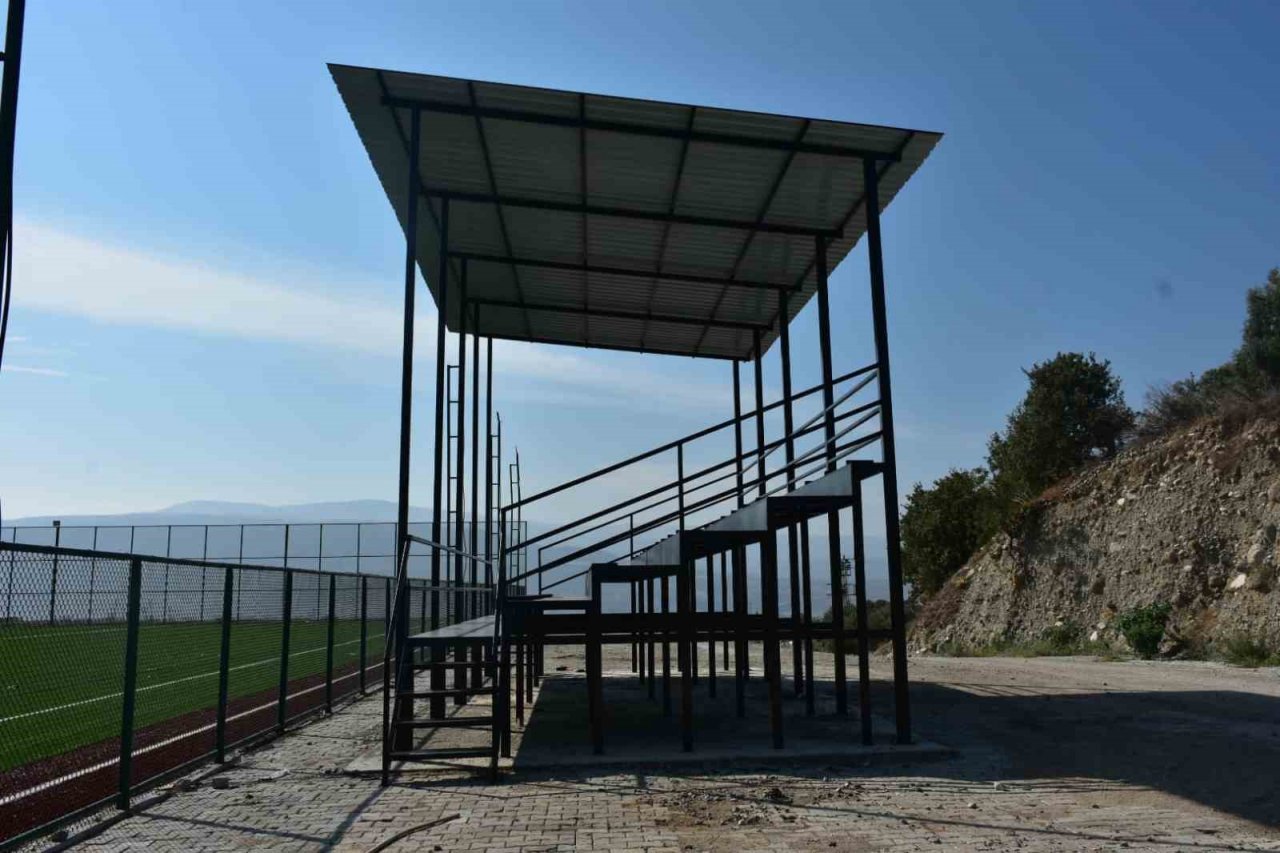 Buharkent’in yeni tribünleri hazır