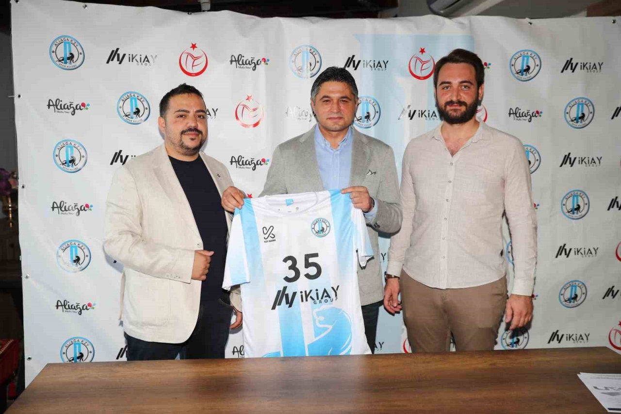 Başkan Acar, Aliağa’nın profesyonel kadın voleybolcularıyla bir araya geldi
