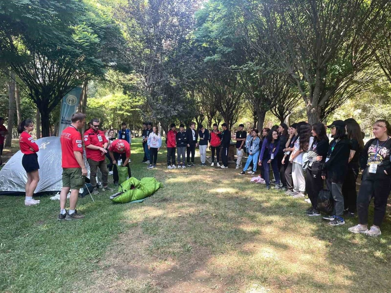 Başkan Bakkalcıoğlu öğrencileri kampa uğurladı